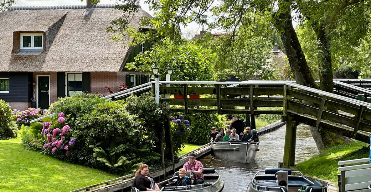 Afbeelding 14 van Amsterdam: dagtrip naar Giethoorn, rondvaart en wandeltour