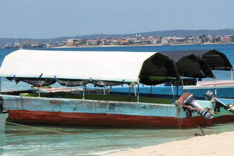 Zanzibar: Błękitna Laguna, rozgwiazdy, nurkowanie i rejsTransport z hotelu w dowolne miejsce na Zanzibarze ze wszystkimi biletami wstępu