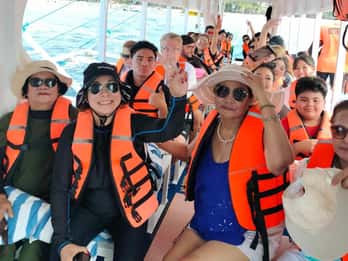 Boracay: Island Hopping with Snorkeling and Crystal Cove