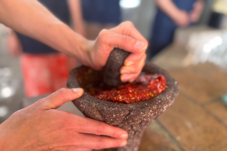 Oaxaca: 10 Mexican Salsas Cooking Class with Taco Tasting