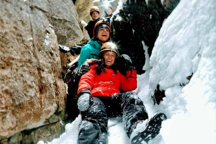 Blue Mountains: Winterliche Höhlen- und Schneeschuhwanderung. Foto: GetYourGuide Blue Mountains: Winterliche Höhlen- und Schneeschuhwanderung. Foto: GetYourGuide
