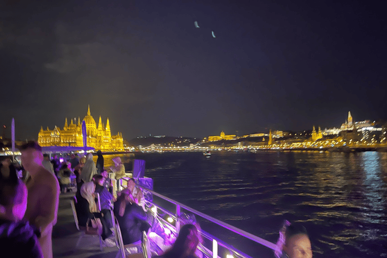 Budapest : croisière au coucher du soleil avec boisson de bienvenue en option