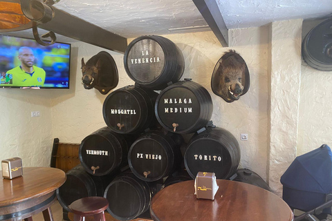 Marbella: Private Guided City Walking Tour with Tapas Tasting Marbella: Private guided city tour with tapas tasting