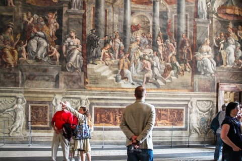 Vatican City: Best of the Vatican Small Group Tour Group Tour in Spanish
