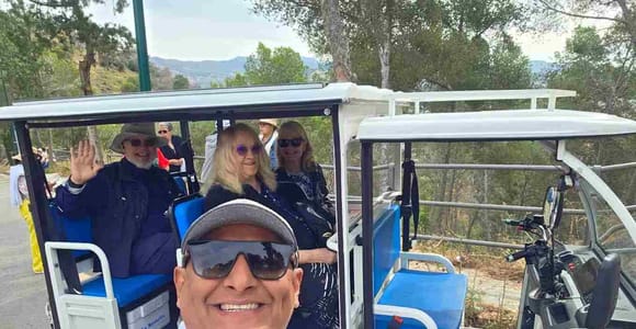Seville: Tuk Tuk Sightseeing Tour