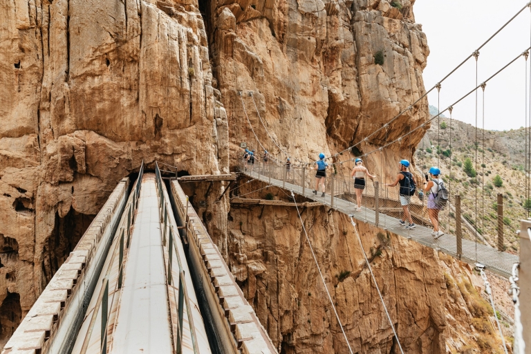 Caminito del Rey: tour guiado desde Costa del Sol y MálagaRecogida en la zona de la playa de Torremolinos