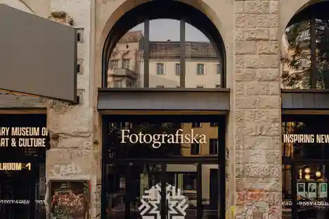 Berlino: Ingresso a Fotografiska e tour guidato (Inglese)