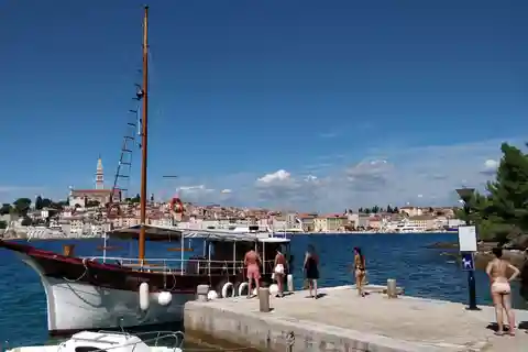 Rovinj: Fish picnic in Lim fjord and Red Island