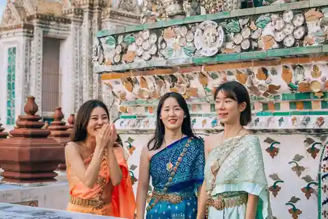 Bangkok : Insta City Tour avec robe thaïlandaise et photoshoot