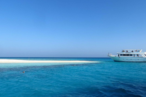 Marsa Alam: Hamata Islands Snorkeling Cruise with Lunch