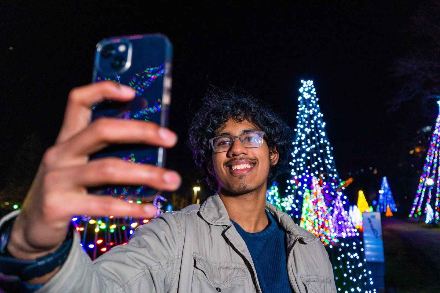Niagara: Winter Festival of Lights Tour - Tour + Journey Behind the Falls