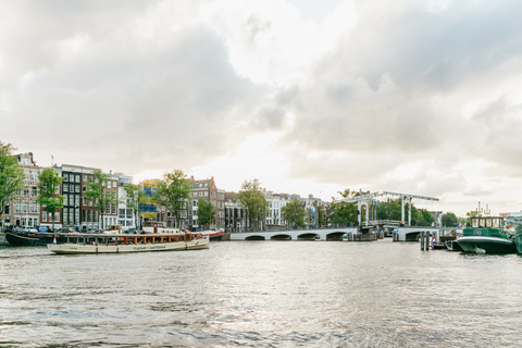 Amsterdam: Klassische Bootsfahrt mit Käse & Wein OptionTour mit Treffpunkt am Hauptbahnhof ohne Käse und Getränke