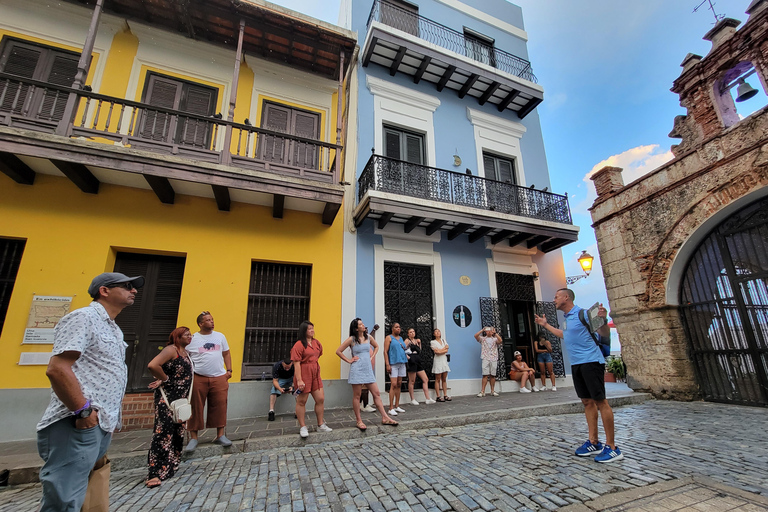 Old San Juan: San Cristobal Castle and Old Town Walking Tour Old San Juan: San Cristobal Castle Walking Tour and Empanada