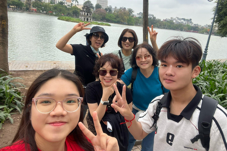 Hanoi: Private Walking Tour with Local Student War Stories Tour: Ho Chi Minh Complex & Hoa Lo Prison