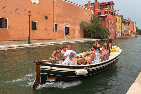 Venice from a Bragozzo: Cruise Tour of St. Mark and Surroundings Venice from a Bragozzo: Boat Tour between St. Mark's and the Surrounding Area