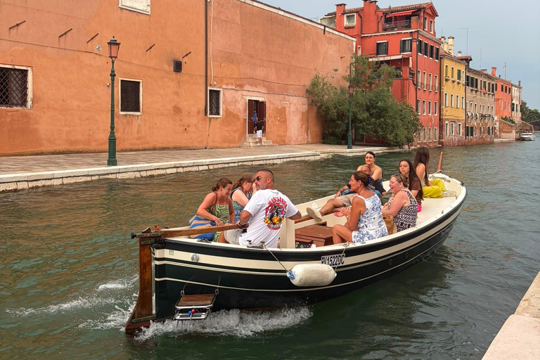 Venice from a Bragozzo: Cruise Tour of St. Mark and Surroundings Venice from a Bragozzo: Boat Tour between St. Mark's and the Surrounding Area
