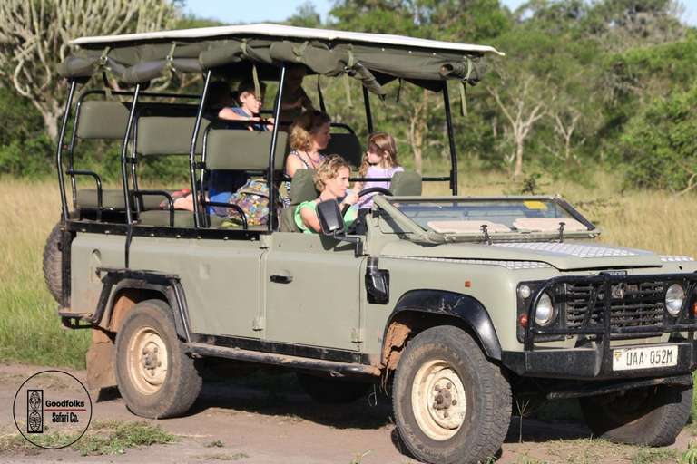 AVENTURE ÉPIQUE DE SAFARI EN OUGANDA — 3 px FAMILLE / 2 adultes-1 enfant