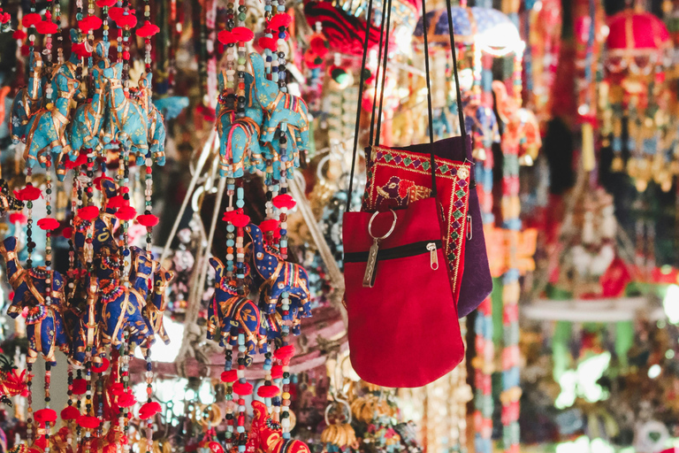 Jaipur: Bapu Bazaar Walking Tour with Street Food Private Transfer with Guide