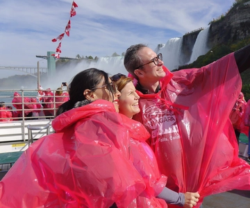 Toronto: Treasures of Niagara Falls Small Group Tour w/Boat