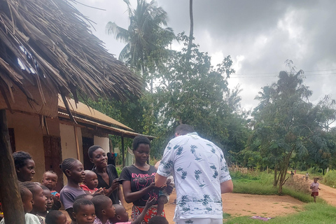 Mombasa: Nguuni Wildlife Walk & Mijikenda Village Experience