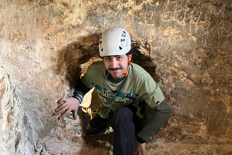 Bakú: excursión de escalada al castillo de hadas de Zagatala con acampadaBakú: Excursión al castillo encantado de Zagatala con acampada