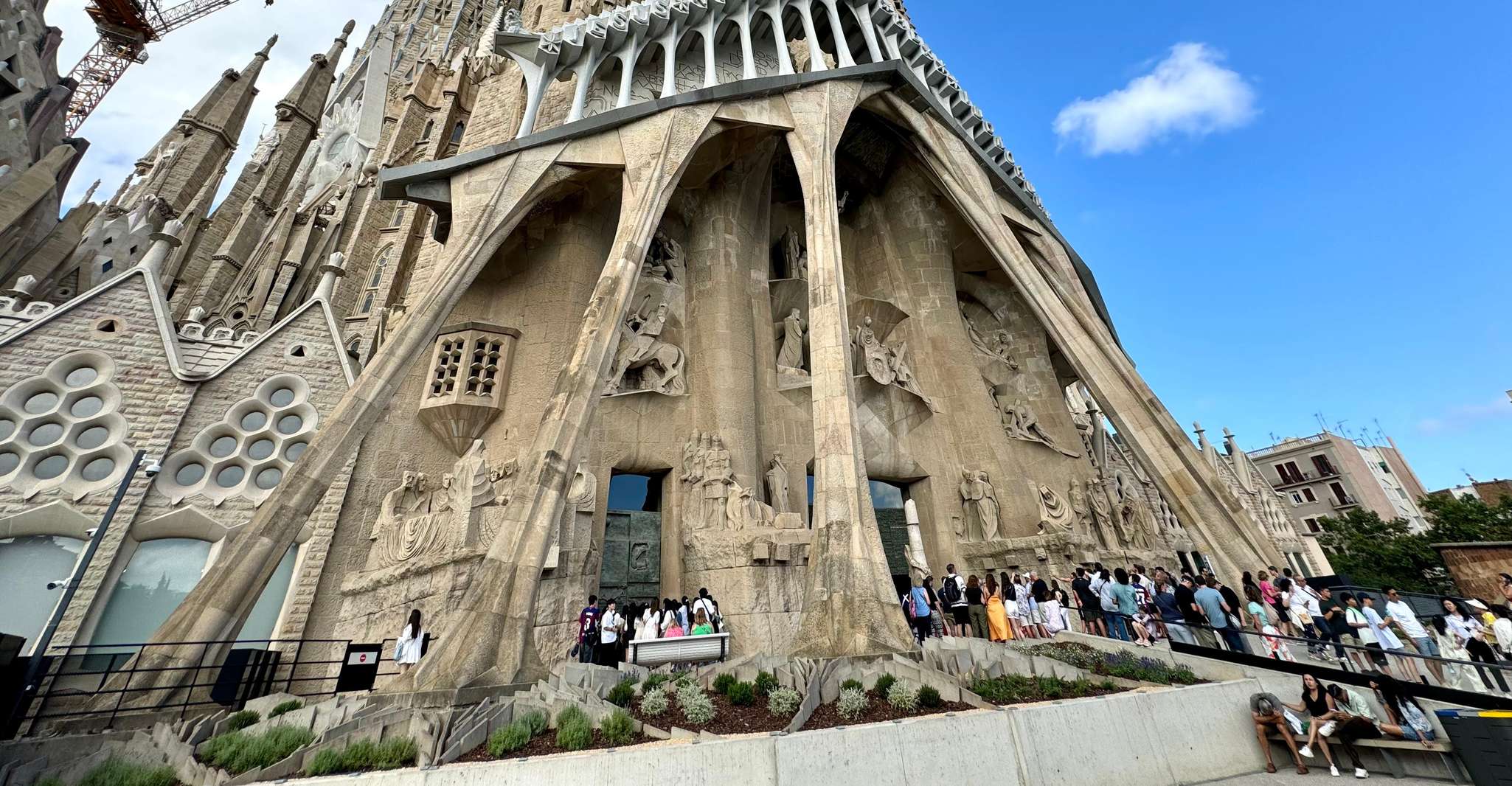 Barcelona: Sagrada Familia Entry Ticket and Guided Tour photo 6