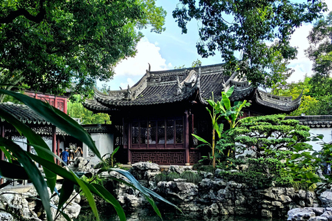 Shanghai: Private Trip to Zhujiajiao Water Town & Yu Garden Group Shanghai Day Tour: Yu Garden, Zhujiajiao & Night Bus 