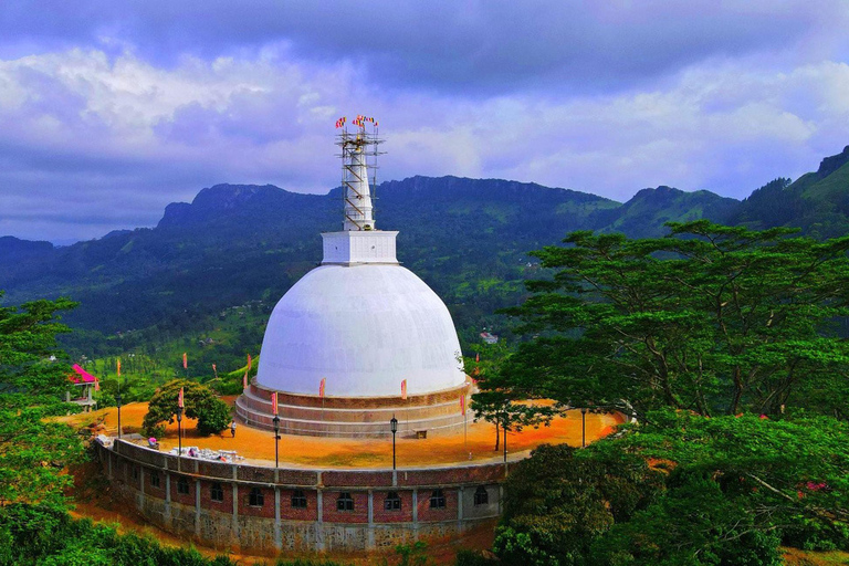 Kandy: Sandahirusaya Temple & Ceylon Tea Museum Tour
