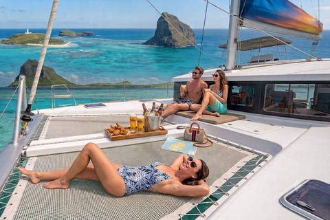 Mauritius Catamaran Cruise: 3 North Island with Lunch Drinks