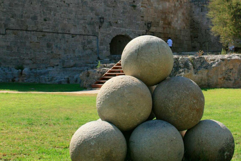 Rodes: Caça ao tesouro privada na cidade medieval com paradas para comer