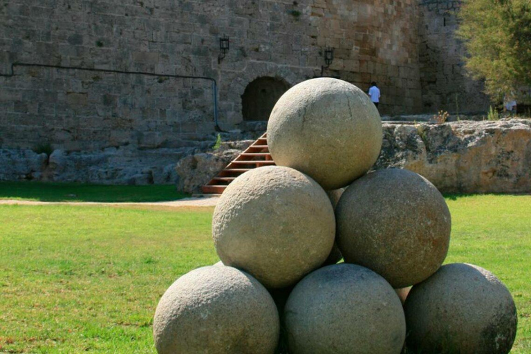 Rodes: Caça ao tesouro privada na cidade medieval com paradas para comer