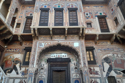 From Jaipur: Mandawa Day Trip with Private Transfer