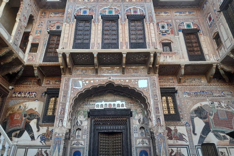 From Jaipur: Mandawa Day Trip with Private Transfer