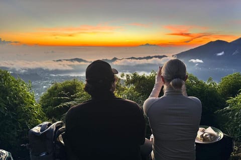 Bali: Mount Batur Sunrise Hike, Hot Springs & Breakfast