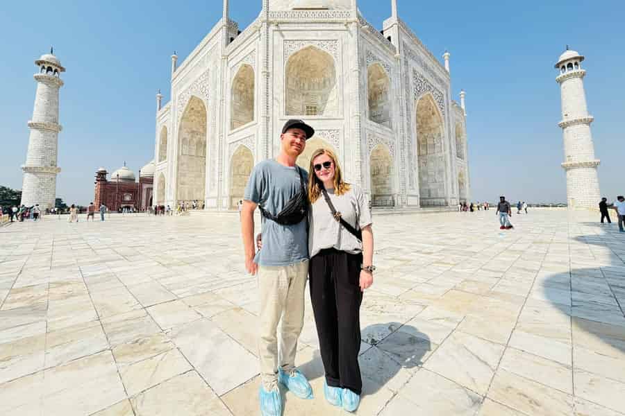 Ab Delhi: Private Tour zum Taj Mahal und nach Agra mit 5-Sterne-Mittagessen. Foto: GetYourGuide Ab Delhi: Private Tour zum Taj Mahal und nach Agra mit 5-Sterne-Mittagessen. Foto: GetYourGuide