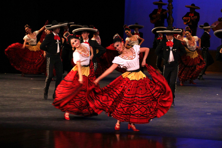 Aproveite o Ballet Folclórico no Palácio de Belas Artes.Curta o Ballet Folclórico no Palácio de Bellas Artes