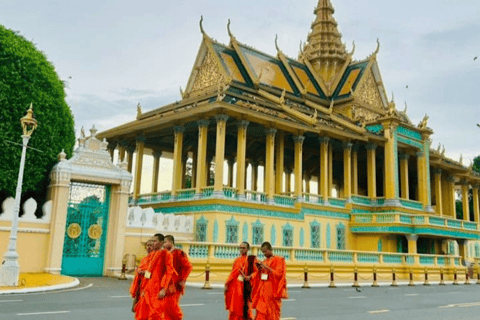 Phnom Penh: Royal Palace, City & Silk Islands -Half/Full Day Half-Day: Royal Palace, Museum, Wat Phnom & Central Market