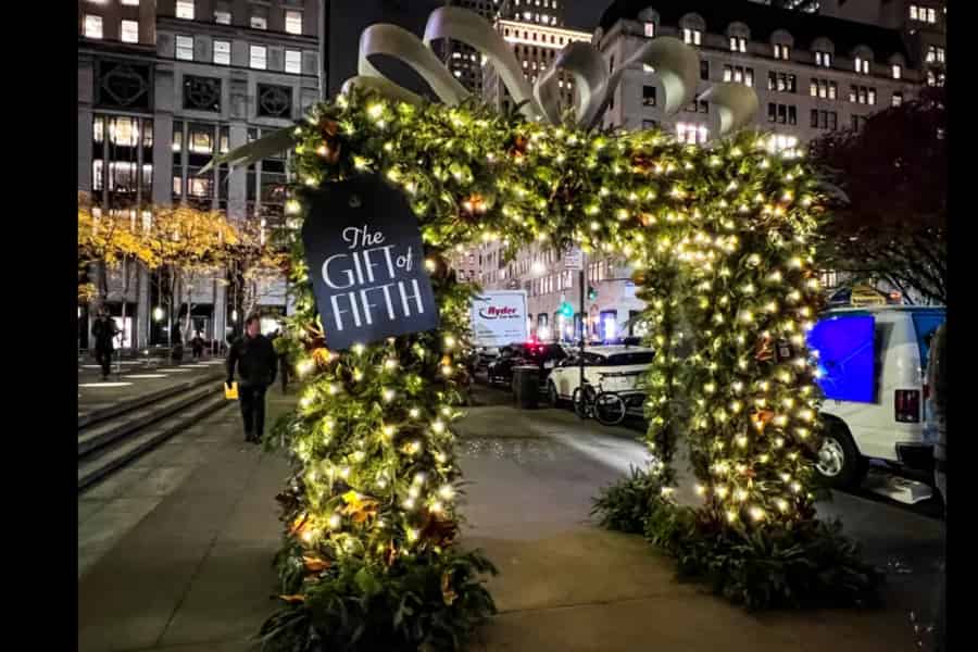 Weihnachten in New York: Santa's Magical Lights Tour. Foto: GetYourGuide