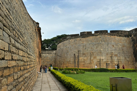 Bangalore: Tour a pie de fortalezas históricas, palacios y mercados