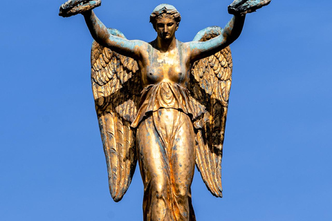 Paris: Private Seine River Cruise Paris: Private Seine River Cruise with Guide