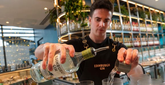 Edinburgh: Official Edinburgh Gin Distillery Tour & Tasting