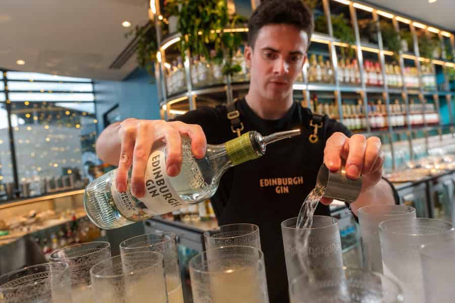 Edinburgh: Offizielle Tour durch die Edinburgh Gin Distillery mit Verkostung. Foto: GetYourGuide Edinburgh: Offizielle Tour durch die Edinburgh Gin Distillery mit Verkostung. Foto: GetYourGuide