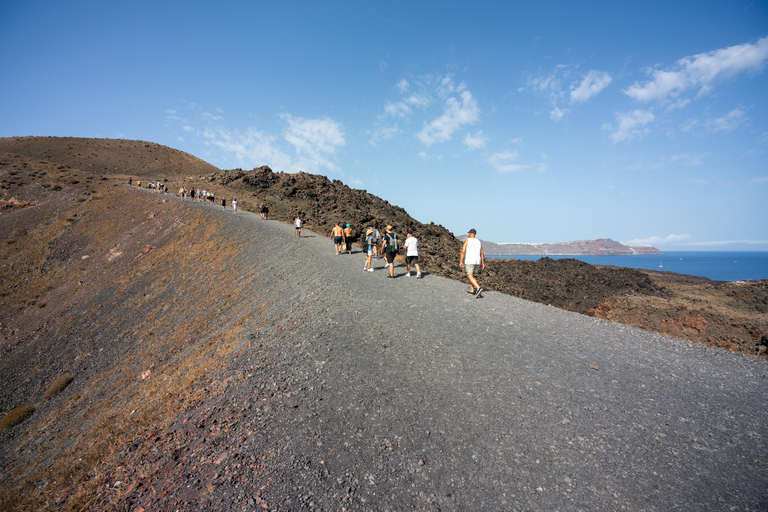 Santorin : croisière aux îles volcaniques et sources chaudesCroisière avec prise en charge aller-retour, avec Oia