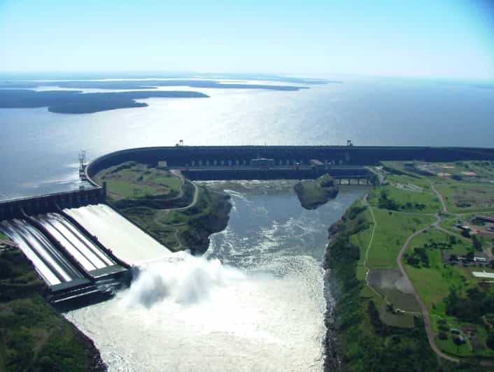 PRIVATO - Visita panoramica alla stazione idroelettrica di Itaipu.