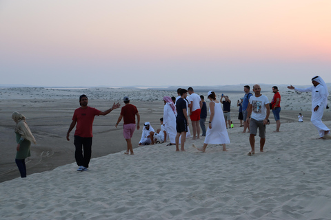 Balade à dos de chameau gratuite ; rallyeee dans les dunes du désert ; planche à voile.Safari dans le désert au coucher du soleil, à la mer intérieure