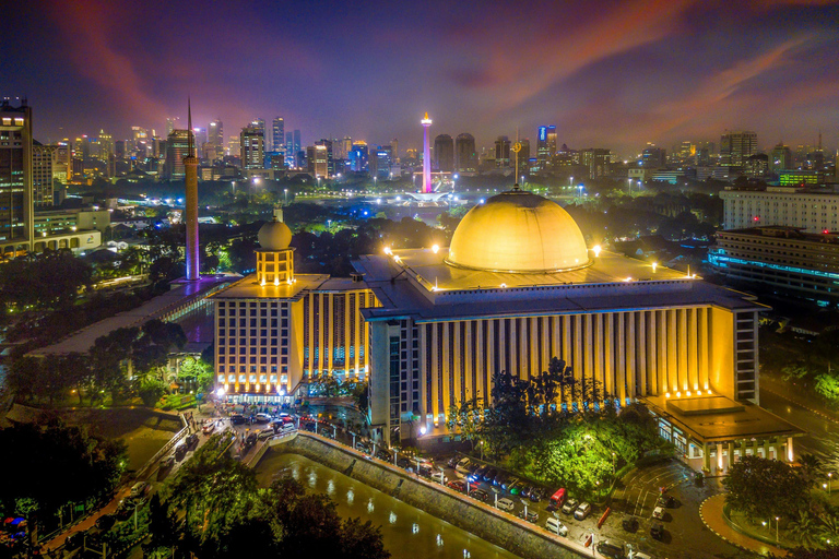 Jakarta Landmark Tour with Batik Workshop