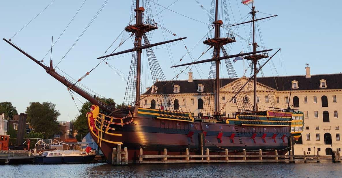 Afbeelding 12 van Amsterdam: Grachtenrondvaart voor kleine groepen incl. drankjes en snacks