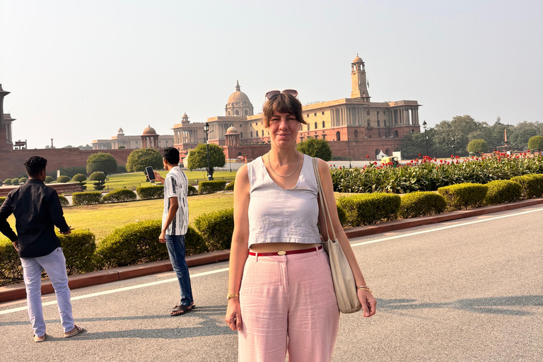 Delhi: Metro Heritage Tour with Guide