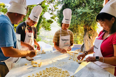 Sorrento: Authentic & Fun Cooking Class in a sea view Villa