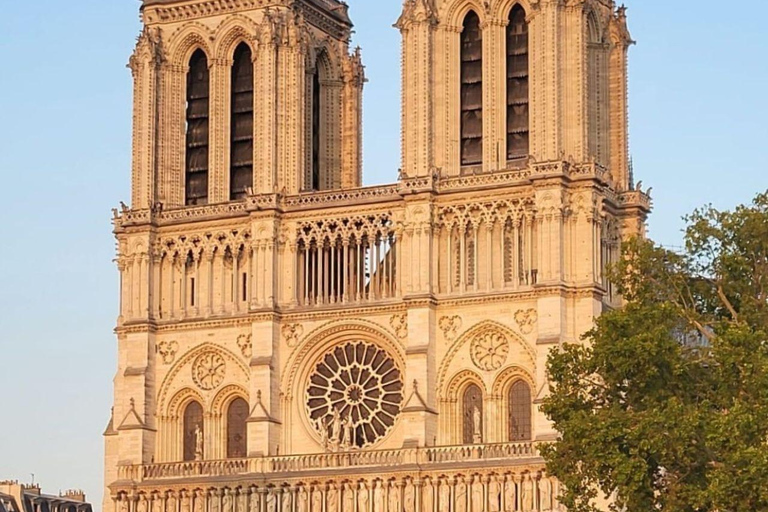 Paris: Führung durch das Innere von Notre-Dame in kleinen Gruppen (max. 5 Personen)Innenbesichtigung der Kathedrale Notre-Dame in Kleingruppe auf Französisch